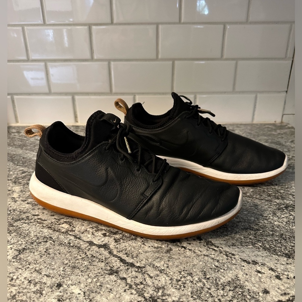 NIKE Roche 2 premium leather black men's sneaker.  9.5